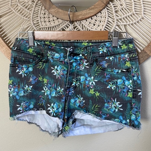 DISNEY Denim LILO & STITCH raw distressed hem stretch jean shorts, sz 7 - Picture 1 of 9